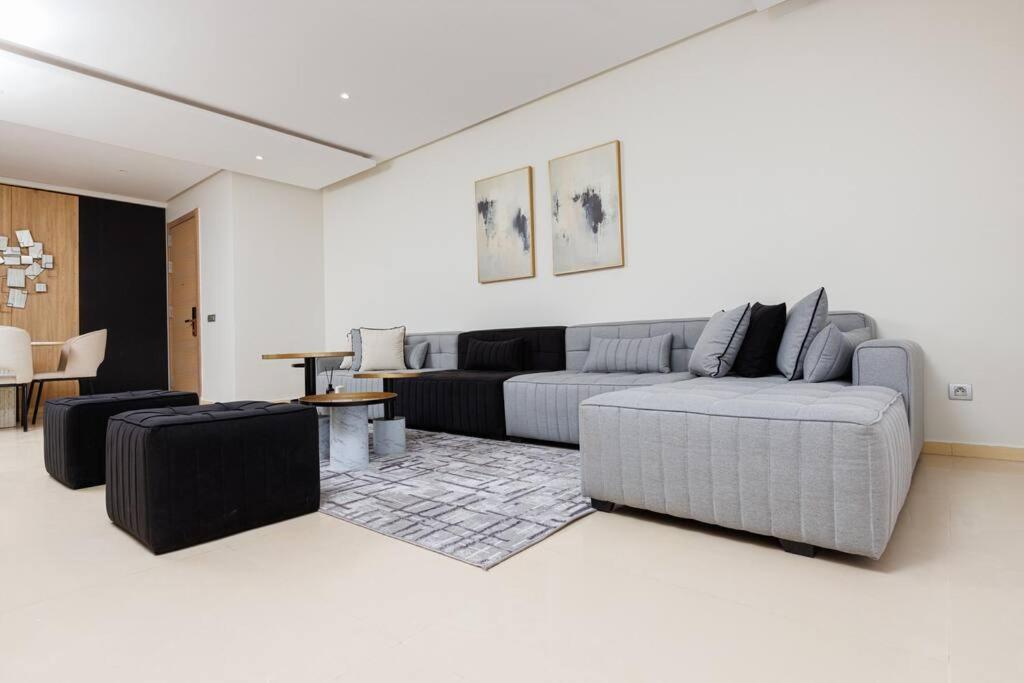 Elegant 2br In Hay - New Furnishings & Design Apartment *